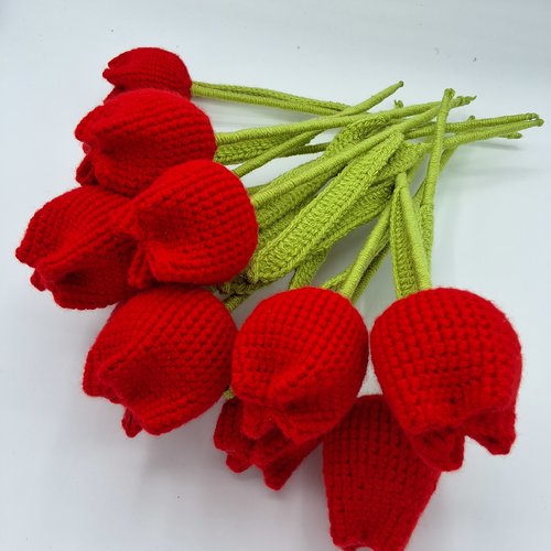 Bouquet de tulipes réalisées au crochet, cadeau femme,  fleurs,  fête des mères,  anniversaire