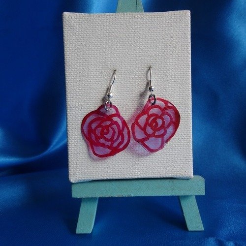 Boucles d'oreilles roses rouges en plastique
