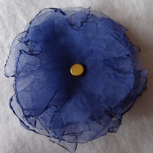 Barrette fleur bleue clou doré plat