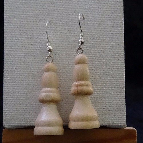 Boucles d'oreilles echec fou en bois blanc