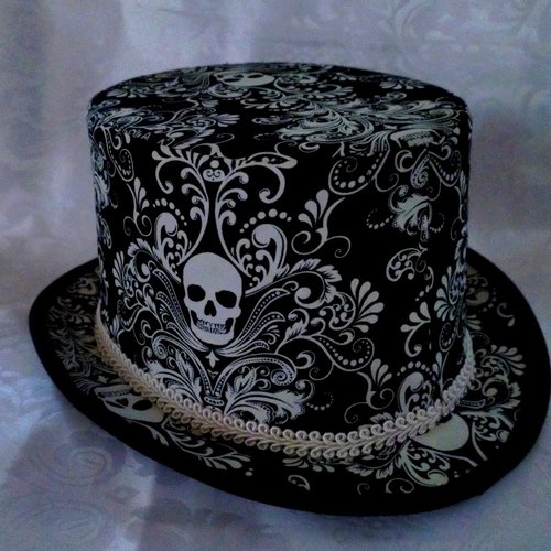 Top hat gothique crânes (motifs phosphorescent)