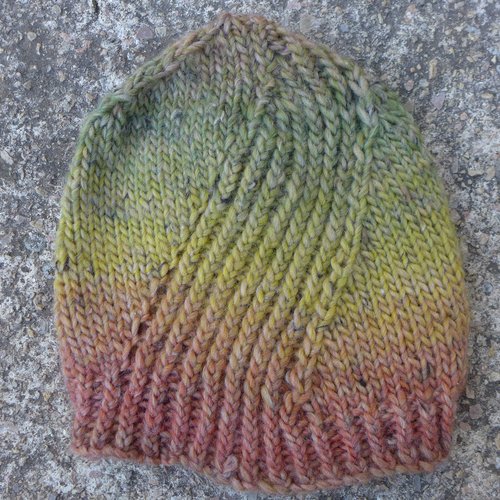 Bonnet torsadé laine tweed dégradé beige/vert