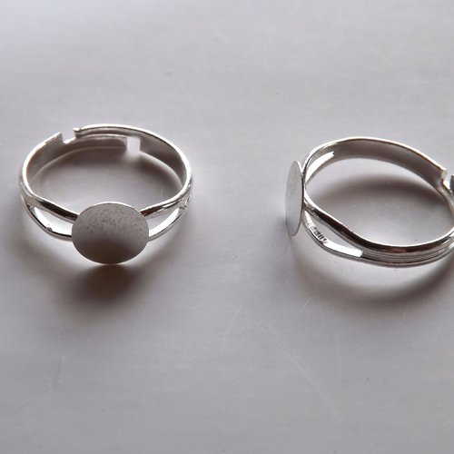 Lot de 20 bagues à cabochon