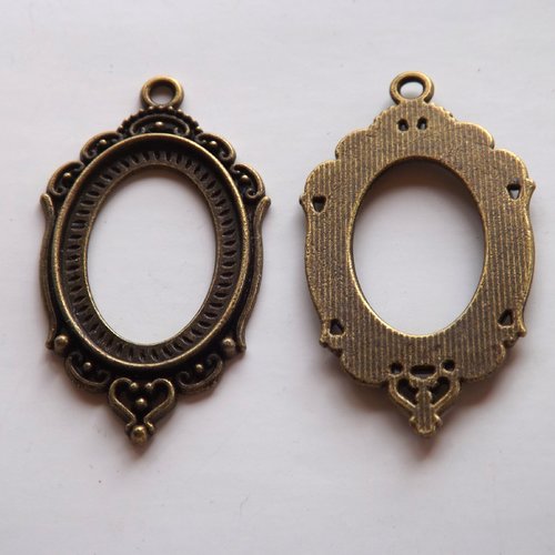 Lot de 4 pendentifs, breloques à cabochon