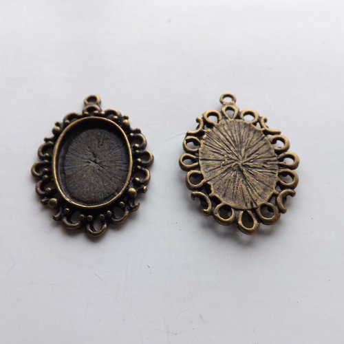 Lot de 8 pendentifs, breloques à cabochon