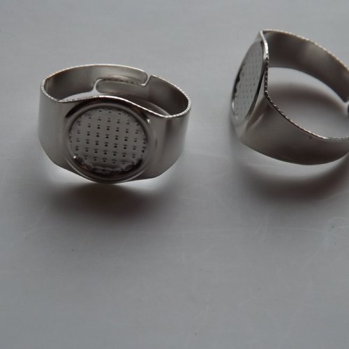 Lot de 10 bagues à cabochon