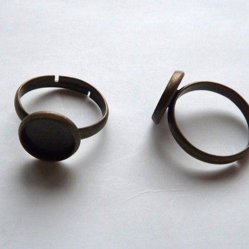 Lot de 5 bagues à cabochon