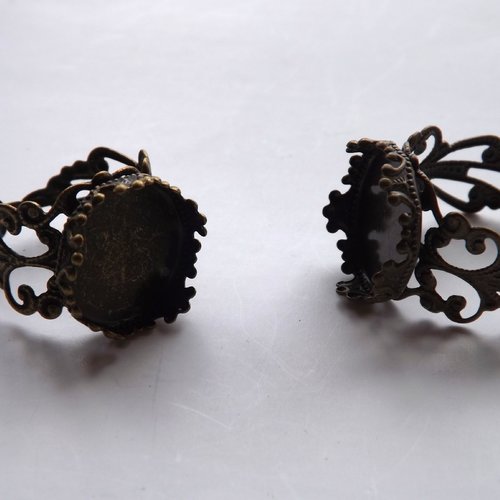 Lot de 3 bagues à cabochon