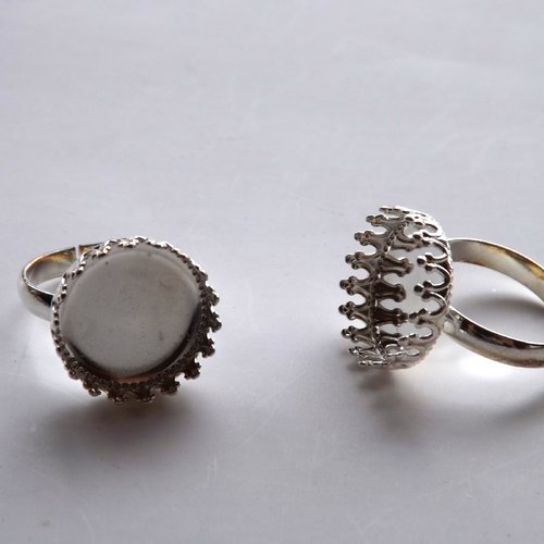 Lot de 5 bagues à cabochon