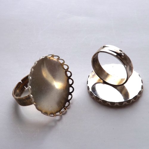 Lot de 7 bagues à cabochon