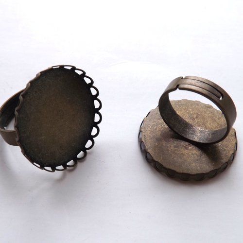 Lot de 3 bagues à cabochon