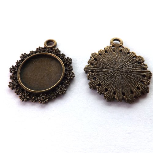 Lot de 3 pendentifs, breloques à cabochon