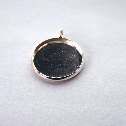 Pendentif, breloque à cabochon