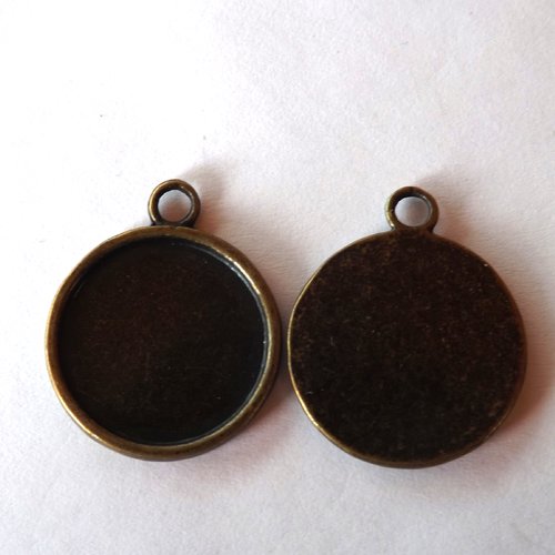Lot de 8 pendentifs, breloques à cabochon