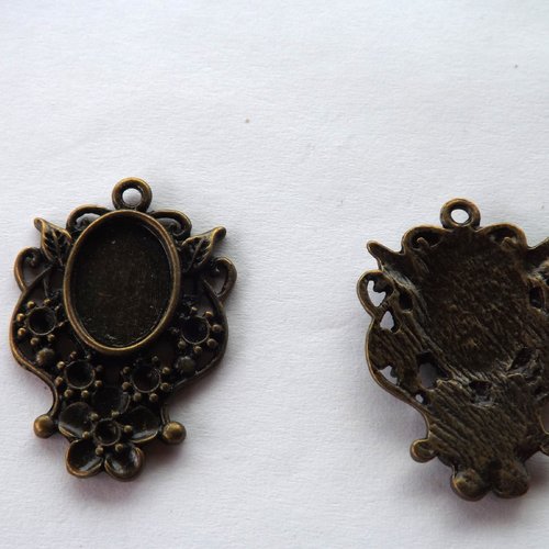 Lot de 8 pendentifs, breloques à cabochon
