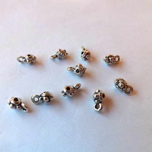 Lot de 11 bélières en métal argenté