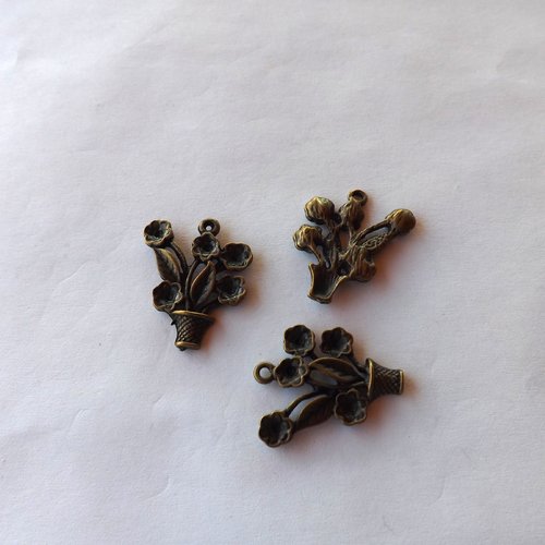 Lot de 5 pendentifs, breloques