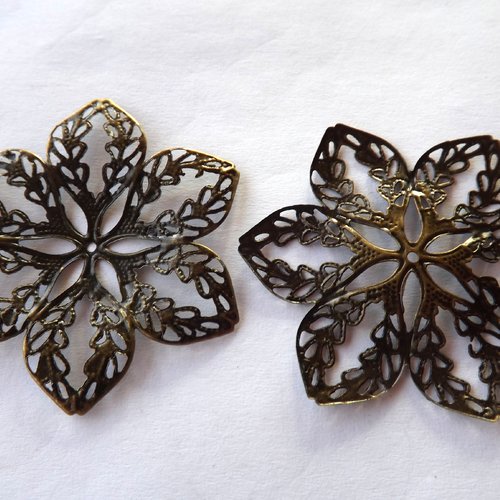 Lot de 4 estampes filigranées fleur, pendentifs