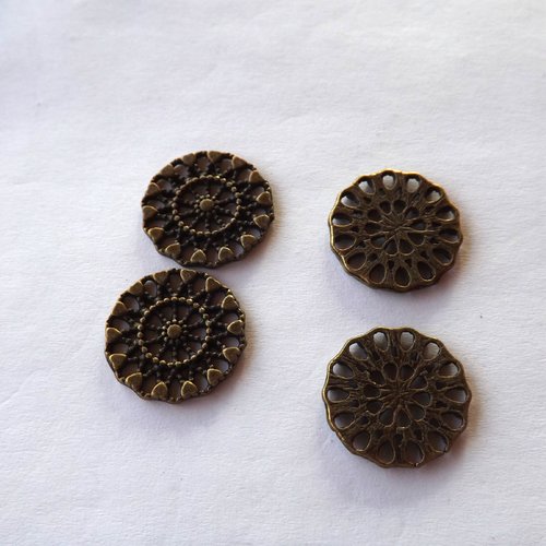 Lot de 10 estampes filigranées, pendentifs