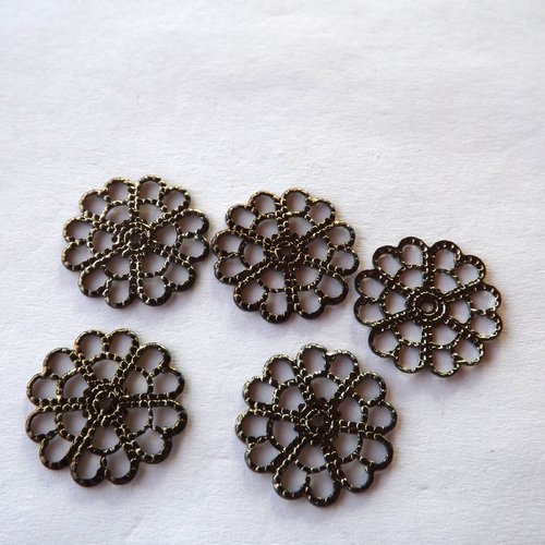 Lot de 20 estampes filigranées, pendentifs