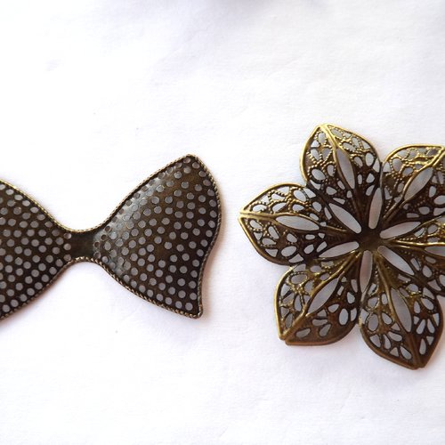 Lot de 2 estampes filigranées, pendentifs