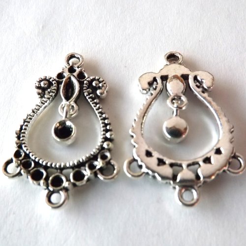 Lot de 8 chandeliers forme lyre, pendentifs