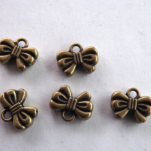 Lot de 8 breloques nœuds, pendentifs