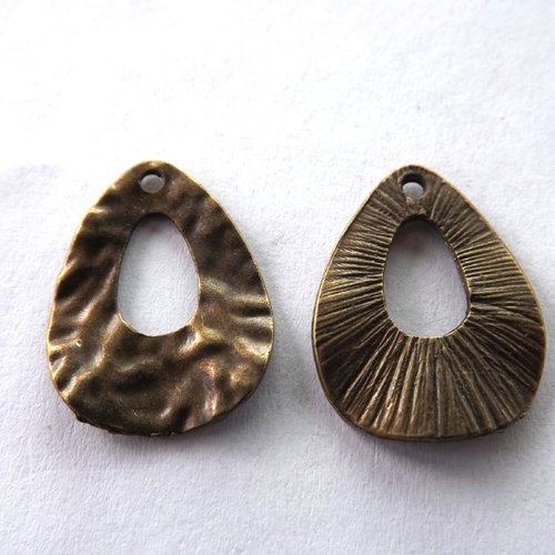 Lot de 4 breloques gouttes martelées, pendentifs