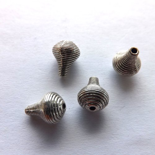 Lot de 4 breloques gouttes striées, pendentifs