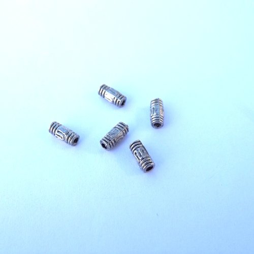 Lot de 10 connecteurs, perles-tubes gravées en métal argenté