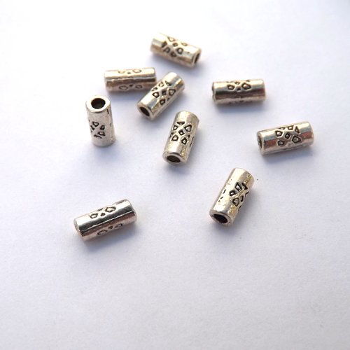 Lot de 21 connecteurs, perles-tubes gravées en métal argenté