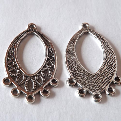Lot de 2 chandeliers ethniques, pendentifs