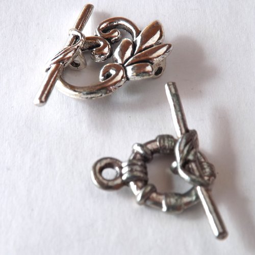 Lot de 2 différents toggles