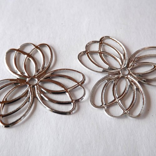 Lot de 4 breloques pétales filigranées, pendentifs, connecteurs