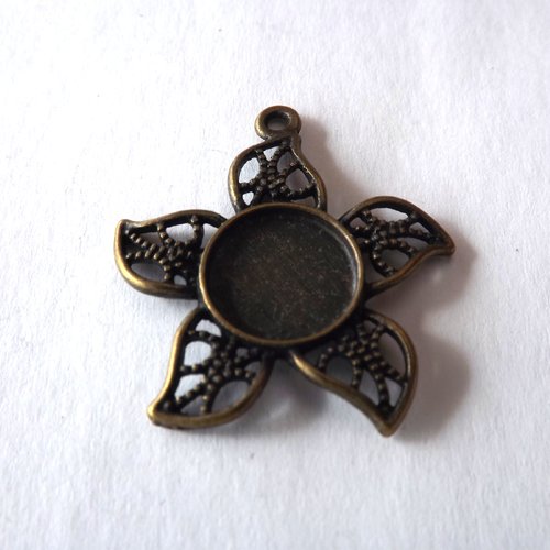 Un support pour cabochon soleil, pendentif, breloque