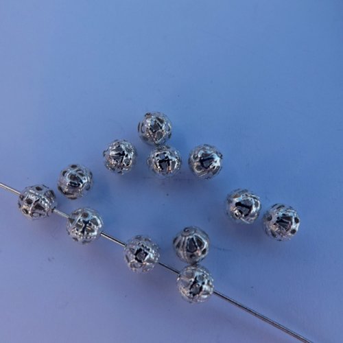 Lot de 98 perles filigranées, intercalaires