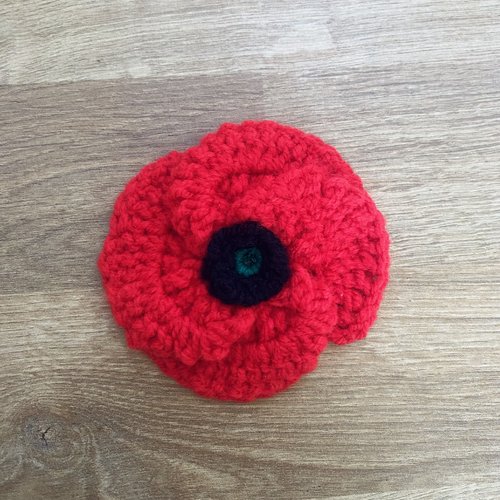 Broche « pavot » au crochet