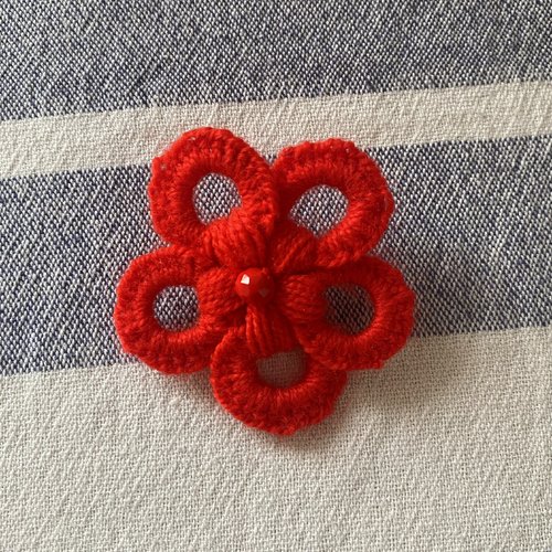 Broche au crochet « marnie »