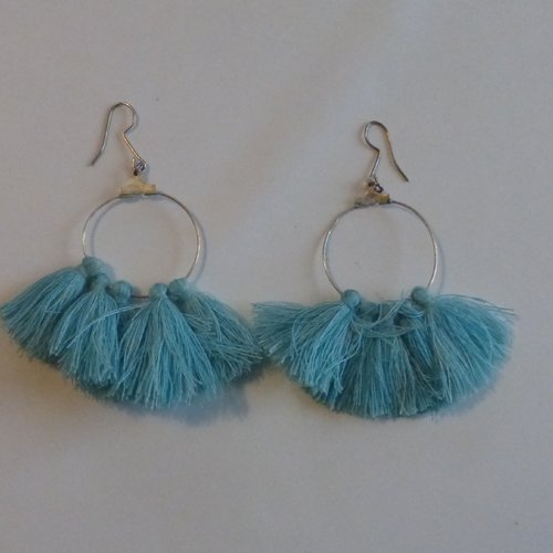 Boucles d'oreilles créoles rondes pompons bleu turquoise
