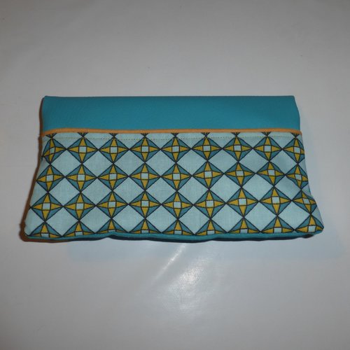 Protège chéquier vertical motifs géométriques turquoises et jaunes style africain en coton et simili cuir