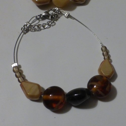 Bracelet de perles en verre marron et beige