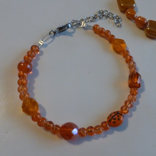 Bracelet de perles en verre orange
