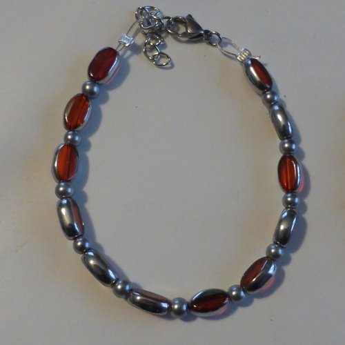 Bracelet de perles en verre rouge et argenté