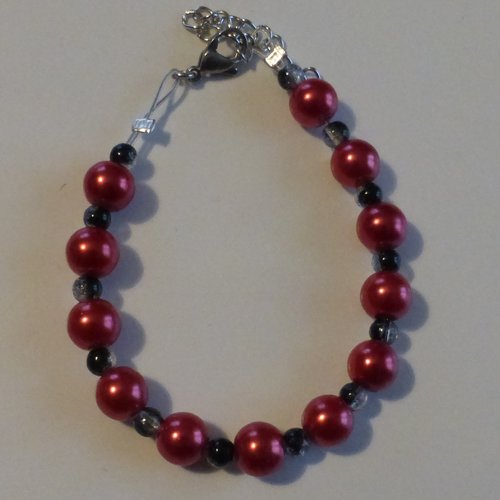Bracelet de perles en verre rouge et noir