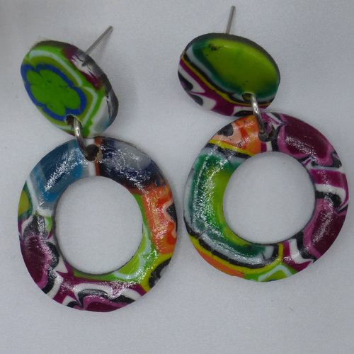 Boucles d'oreilles créoles rondes fleurs multicolores en pâte polymère et acier inoxydable