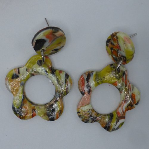 Boucles d'oreilles créoles fleur marbrées jaune orange en pâte polymère et acier inoxydable