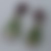 Boucles d'oreilles pendantes goutte marbrées rose fuchsia et vert en pâte polymère