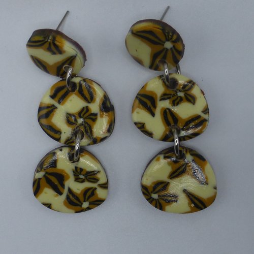 Boucles d'oreilles pendantes galets fleurs moutarde et jaune paille en pâte polymère