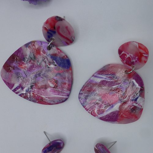 Boucles d'oreilles pendantes girly galet marbrées roses rouges mauves violettes en pâte polymère