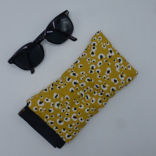 Etui à lunettes molletonné peau de léopard ocre jaune moutarde en coton